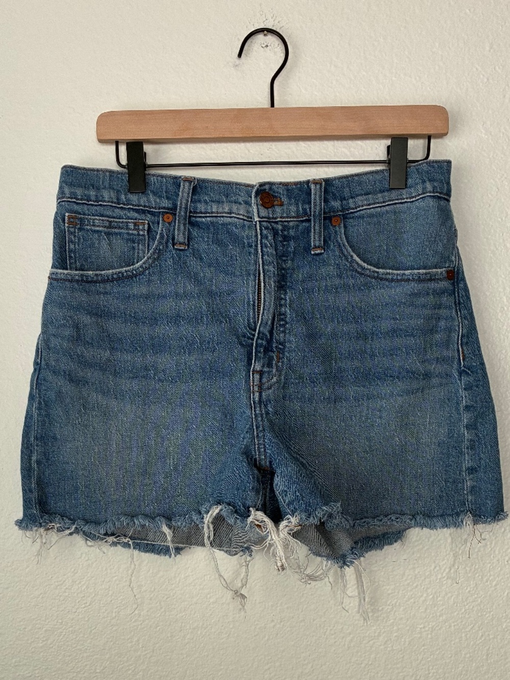 Madewell Women's High Rise Denim Shorts 30 Medium Wash Frayed Hem 5-Pocket